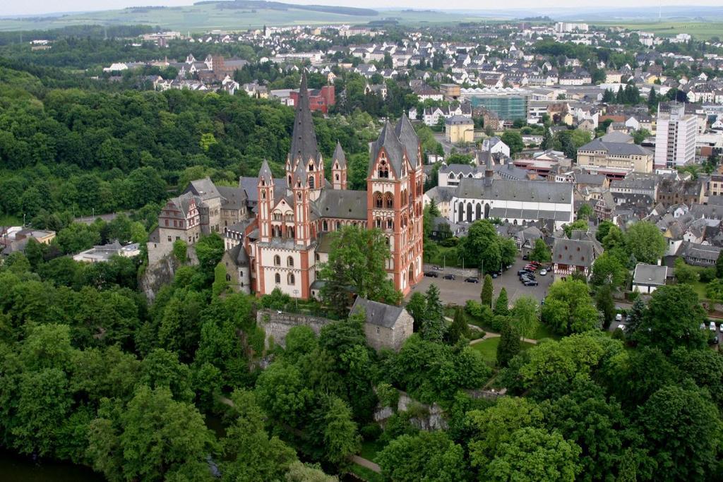 Hotel Gaestehaus Priester Limburg an der Lahn Esterno foto