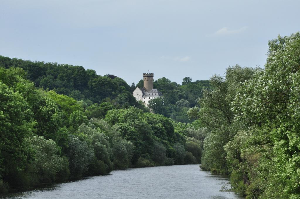 Hotel Gaestehaus Priester Limburg an der Lahn Esterno foto