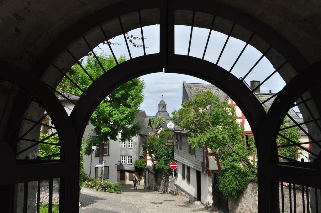 Hotel Gaestehaus Priester Limburg an der Lahn Esterno foto